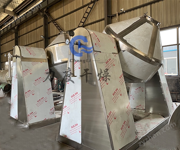 雙錐回轉(zhuǎn)1.jpg 力度干燥——聚酰胺樹(shù)脂雙錐真空干燥機(jī)!